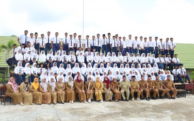 Foto bersama siswa